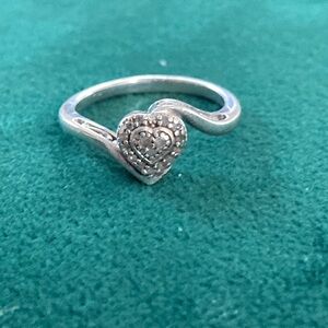 Diamond heart ring